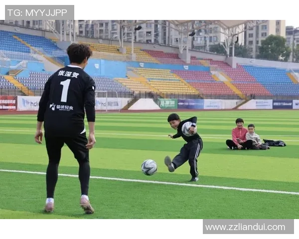 激烈对决引爆全场 体育赛事盛典掀起热血风暴 球迷激情四射全程互动 激烈对决引爆全场 体育赛事盛典掀起热血风暴 球迷激情四射全程互动