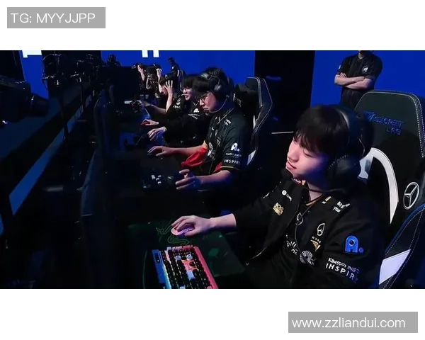 电竞赛事实时比分更新精彩对决一触即发，各大战队竞技激烈瞬间全记录