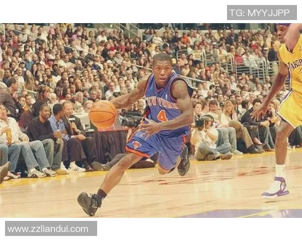 聚焦篮球明星成长之路与赛场传奇魅力及励志故事深度解析全面展示